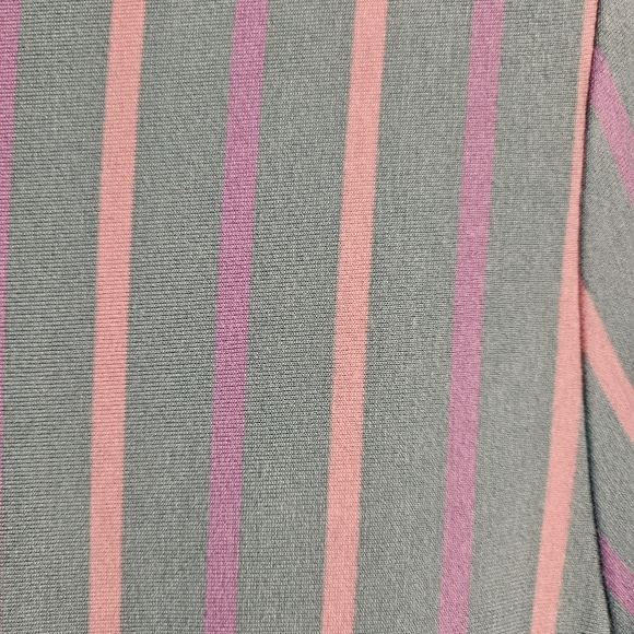 LuLaRue woman's tunic top - Picture 3 of 5